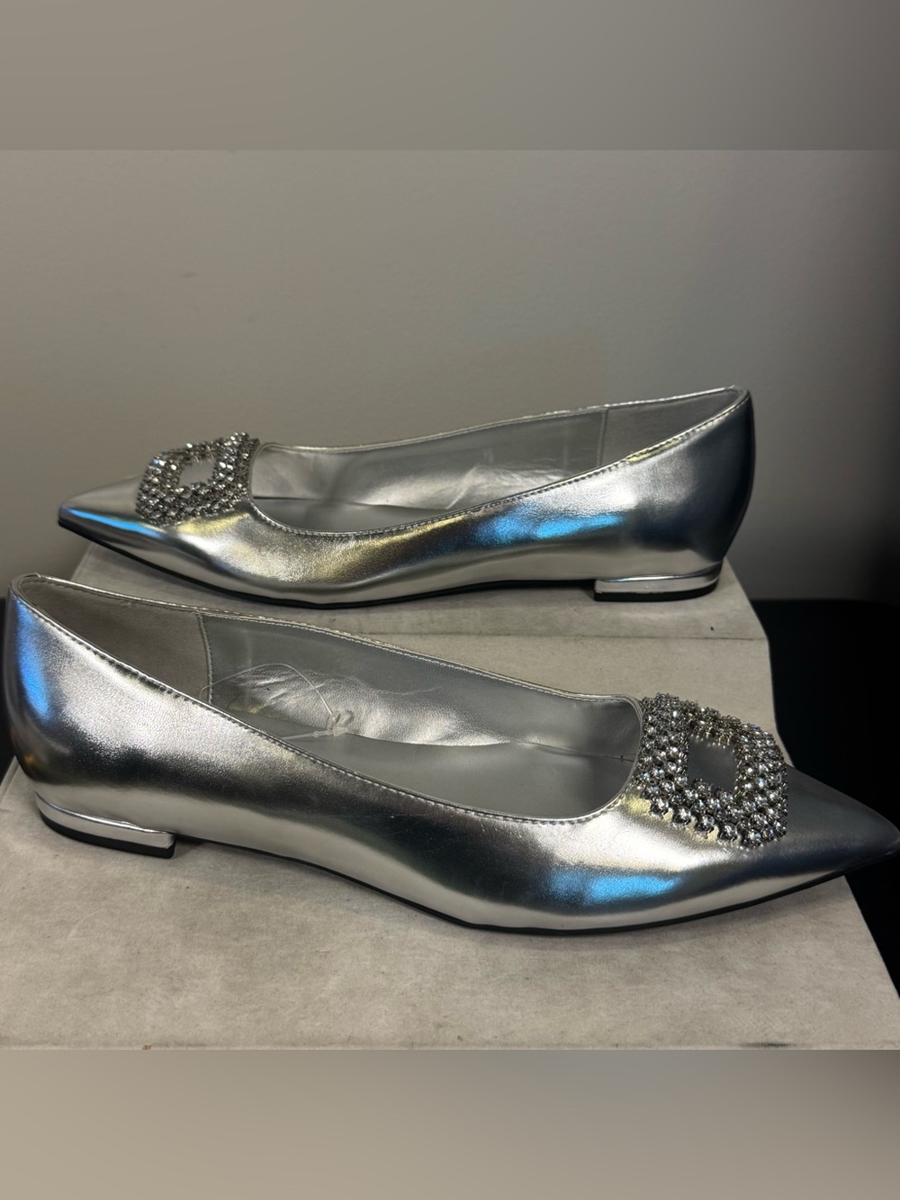 Nine West Silver Pointed-Toe Embellished Flats, size 9, NWOT